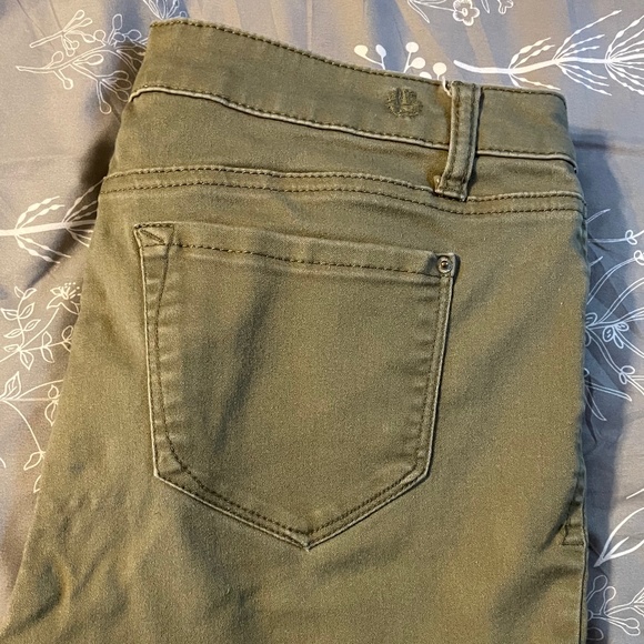 Kensie Women's Midrise Skinny Olive Jeans. Size 10/30 - Picture 2 of 3